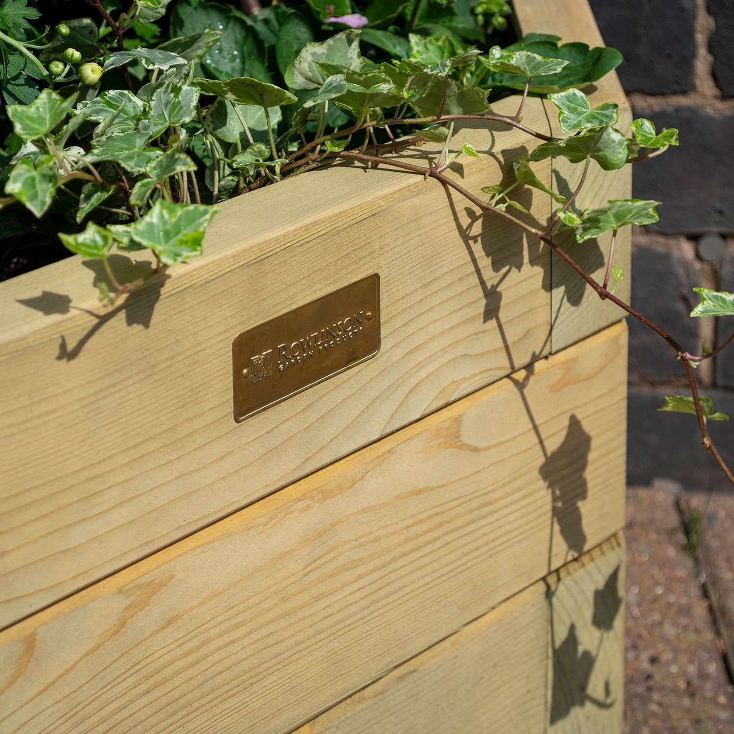 Rowlinson Marberry Corner Planter
