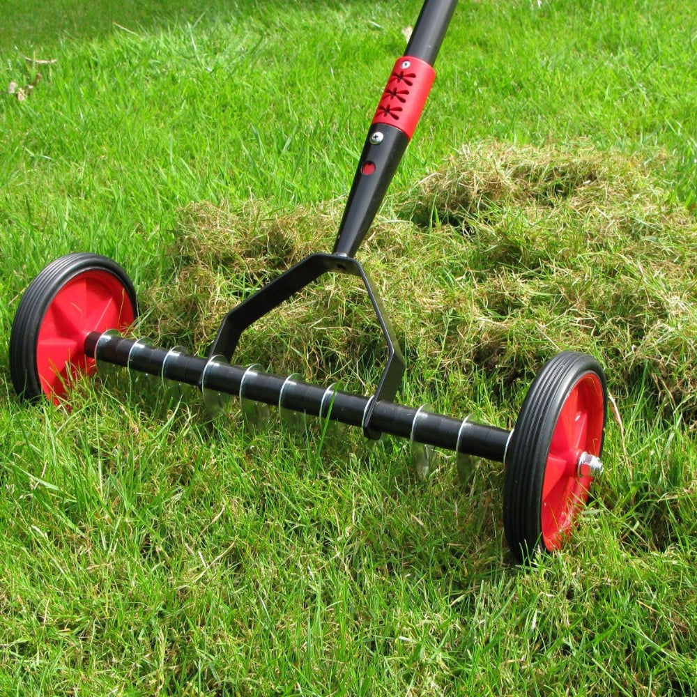 Lawn Scarifier – Darlac DP888 for Aerating Moss Removal