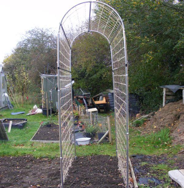Domed Pea & Bean Growing Frame with Jute Netting